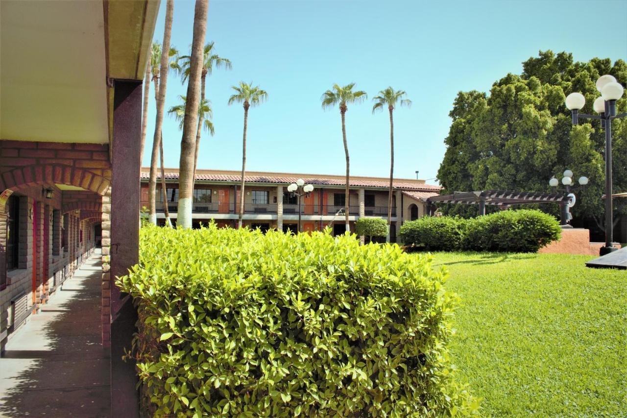 Hotel Colonial Mexicali Exterior photo
